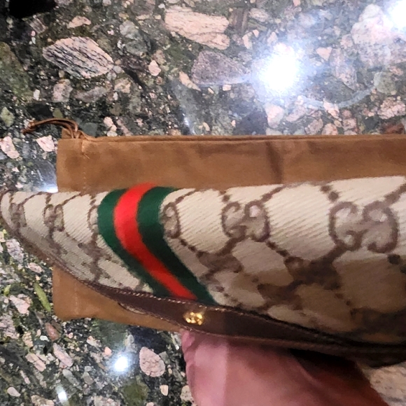 Authentic Gucci Sherry Clutch, Bum Bag, Belt Bag, Waist Bag, or Crossbody Bag - Picture 5 of 12